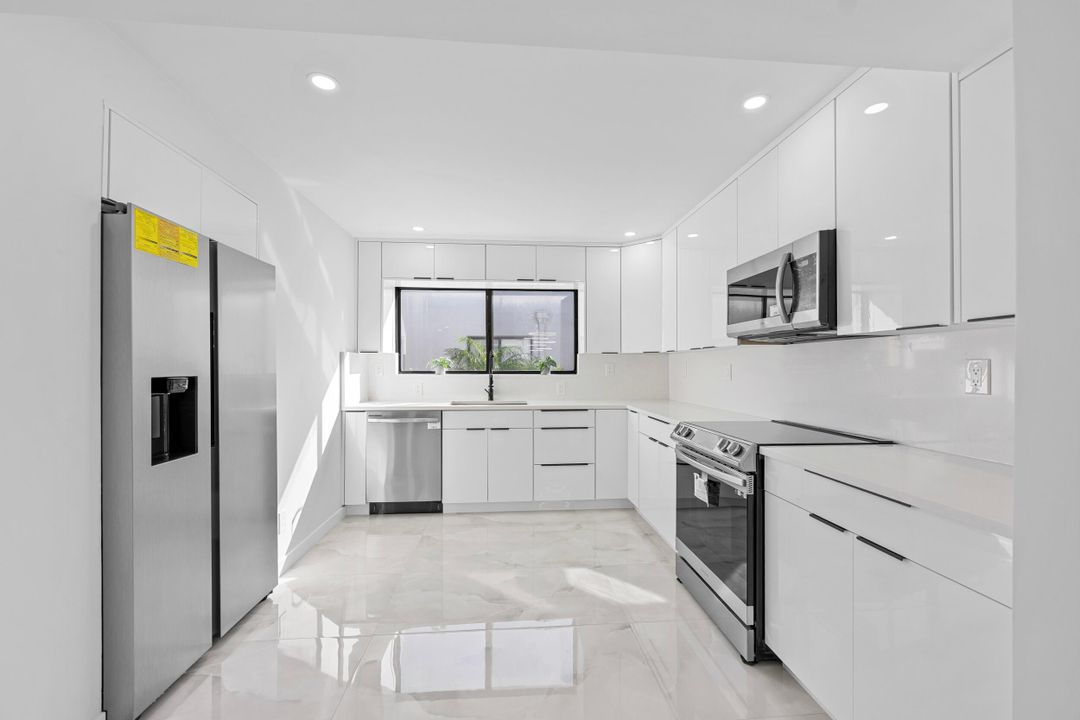 En Venta: $259,000 (2 camas, 2 baños, 1100 Pies cuadrados)