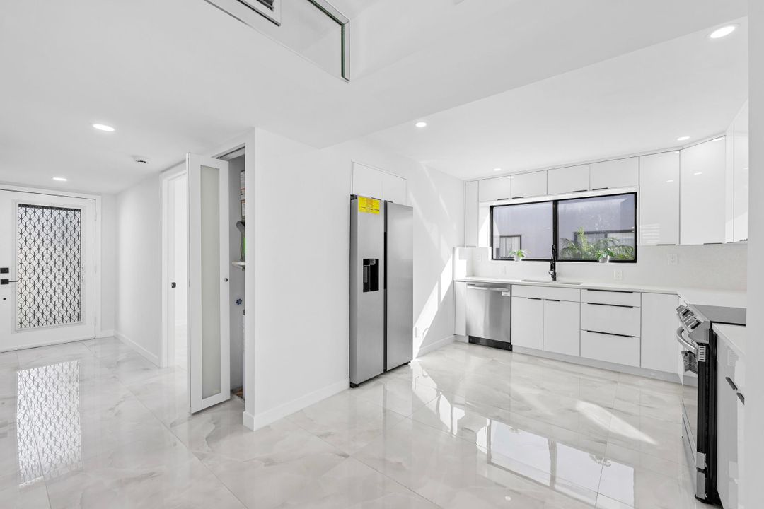 En Venta: $259,000 (2 camas, 2 baños, 1100 Pies cuadrados)