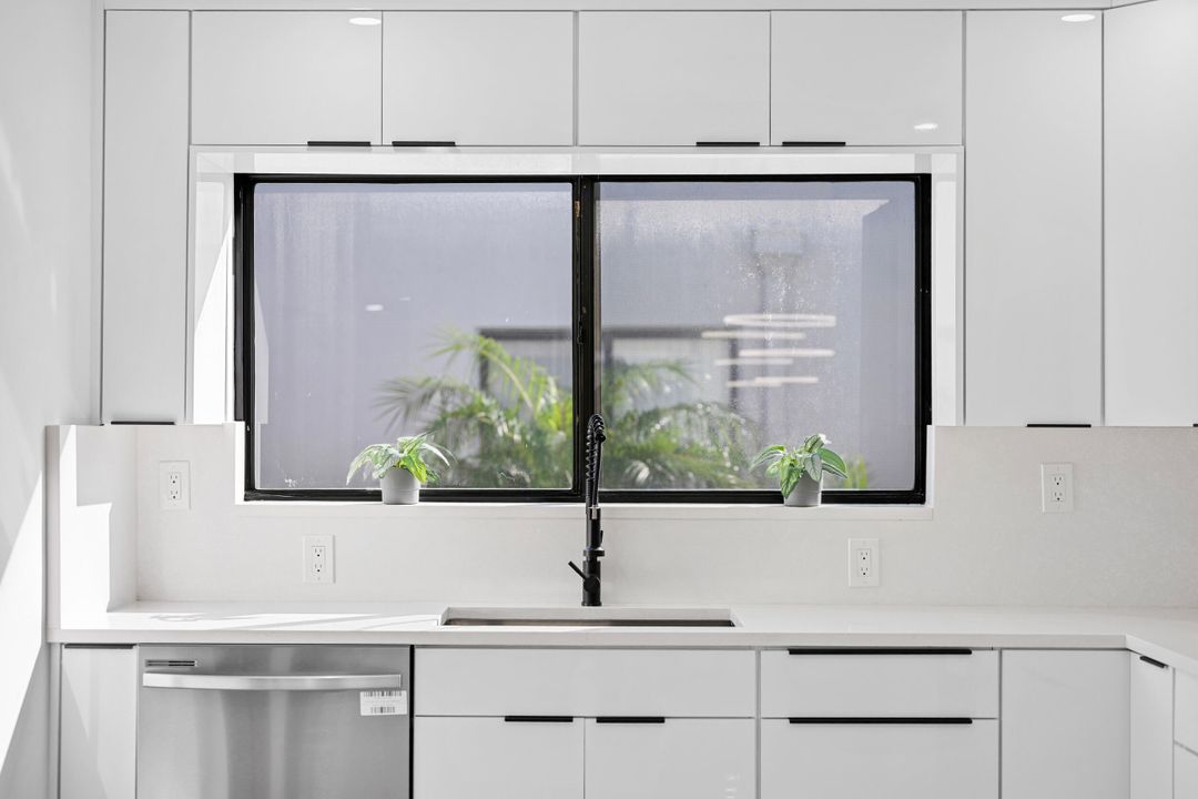 En Venta: $259,000 (2 camas, 2 baños, 1100 Pies cuadrados)