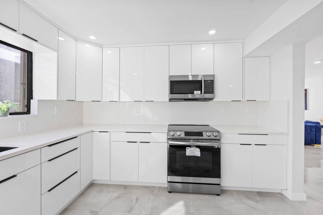 En Venta: $259,000 (2 camas, 2 baños, 1100 Pies cuadrados)