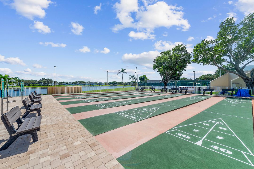 En Venta: $259,000 (2 camas, 2 baños, 1100 Pies cuadrados)