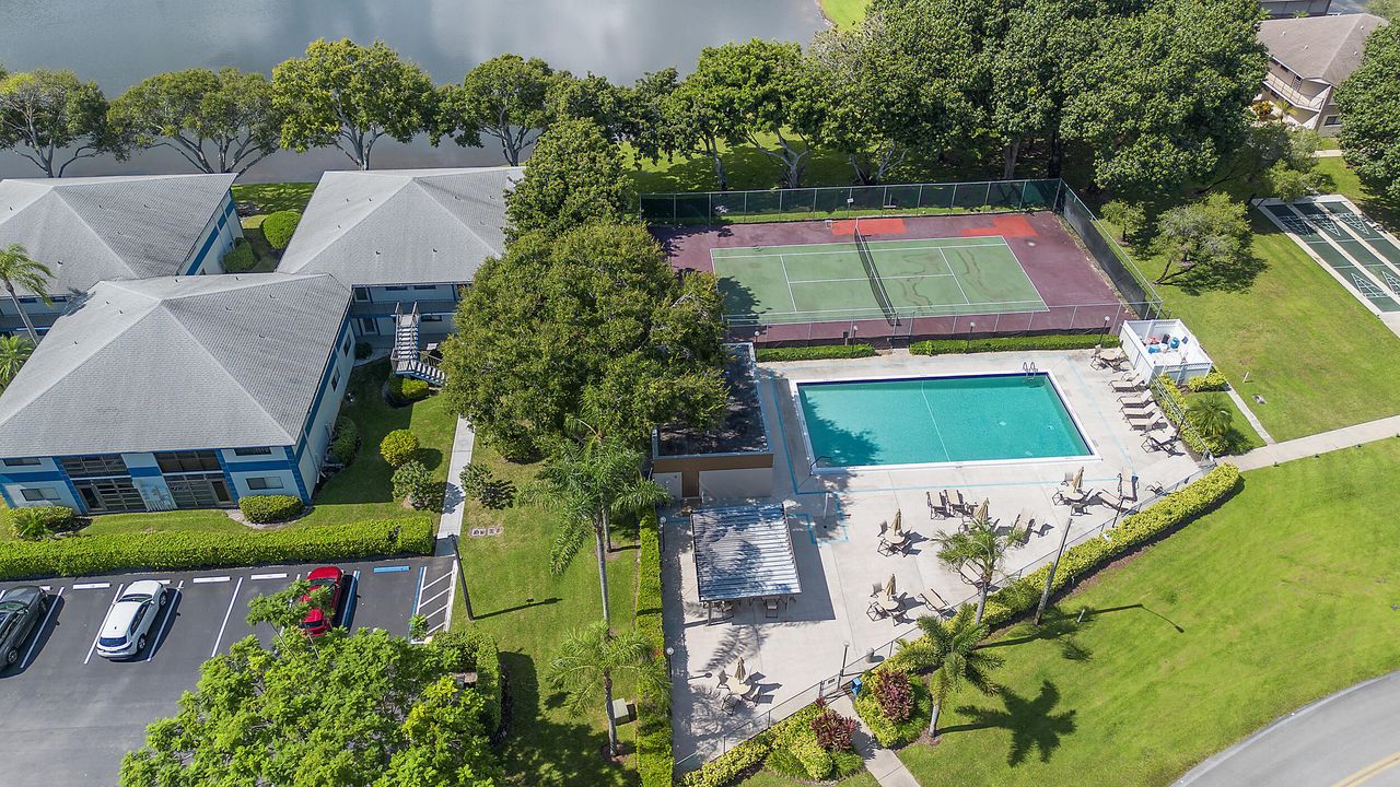 En Venta: $259,000 (2 camas, 2 baños, 1100 Pies cuadrados)