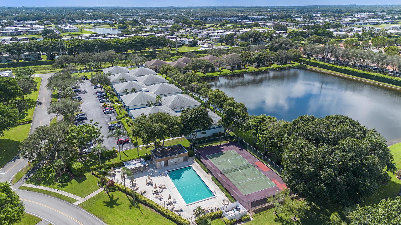 En Venta: $259,000 (2 camas, 2 baños, 1100 Pies cuadrados)