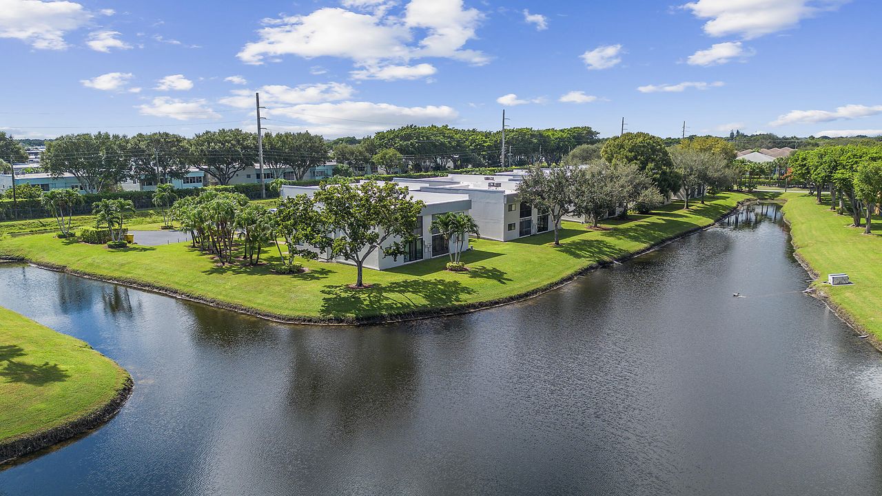 En Venta: $259,000 (2 camas, 2 baños, 1100 Pies cuadrados)