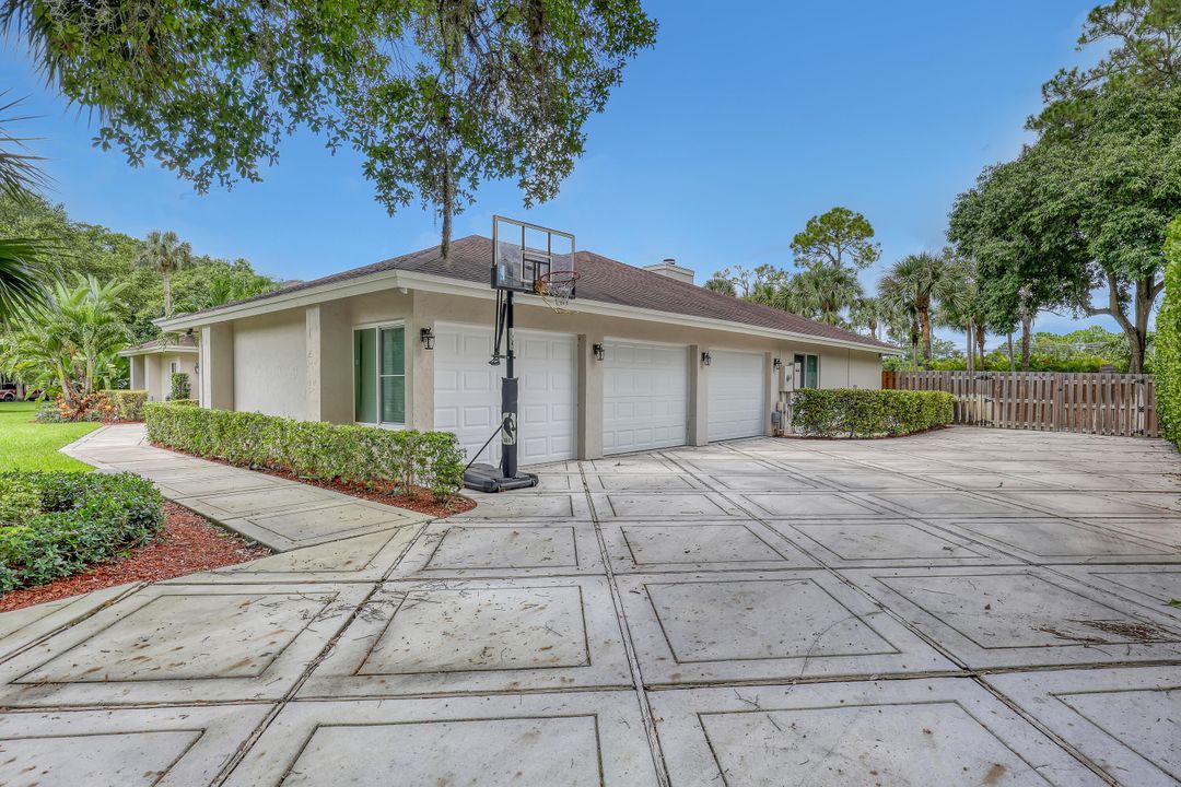 For Sale: $1,050,000 (4 beds, 3 baths, 3166 Square Feet)