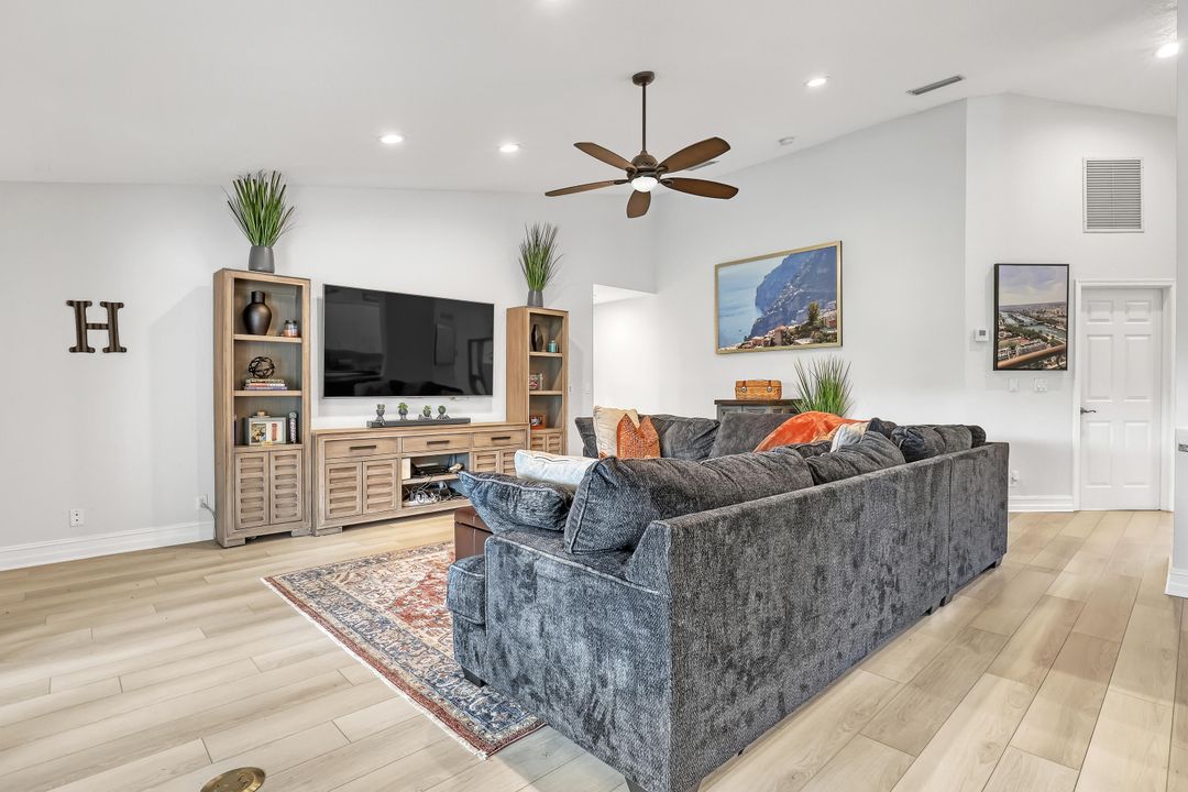 For Sale: $1,050,000 (4 beds, 3 baths, 3166 Square Feet)