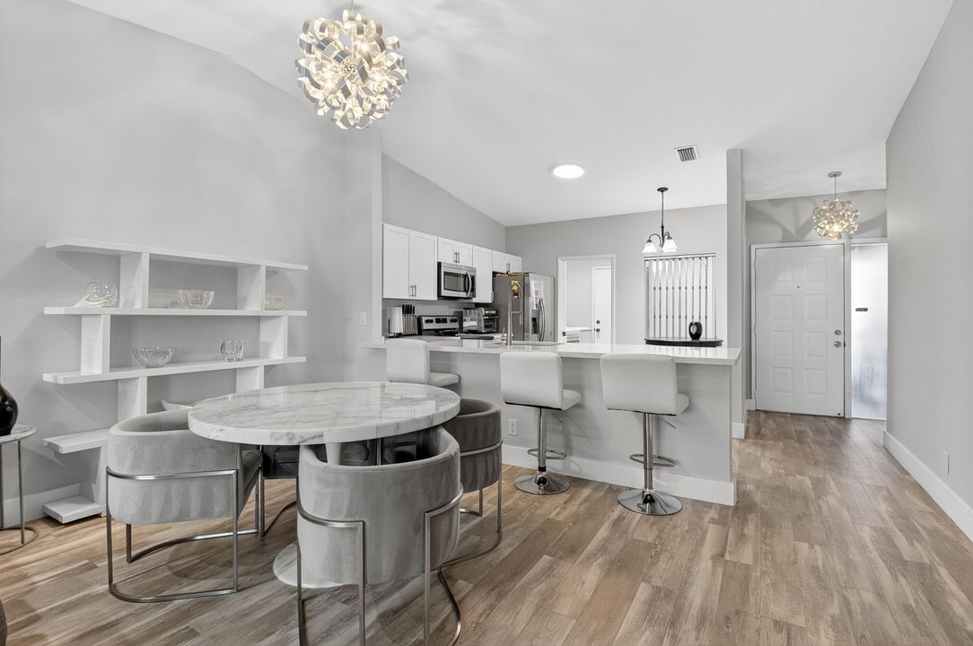 For Sale: $389,900 (2 beds, 2 baths, 1262 Square Feet)
