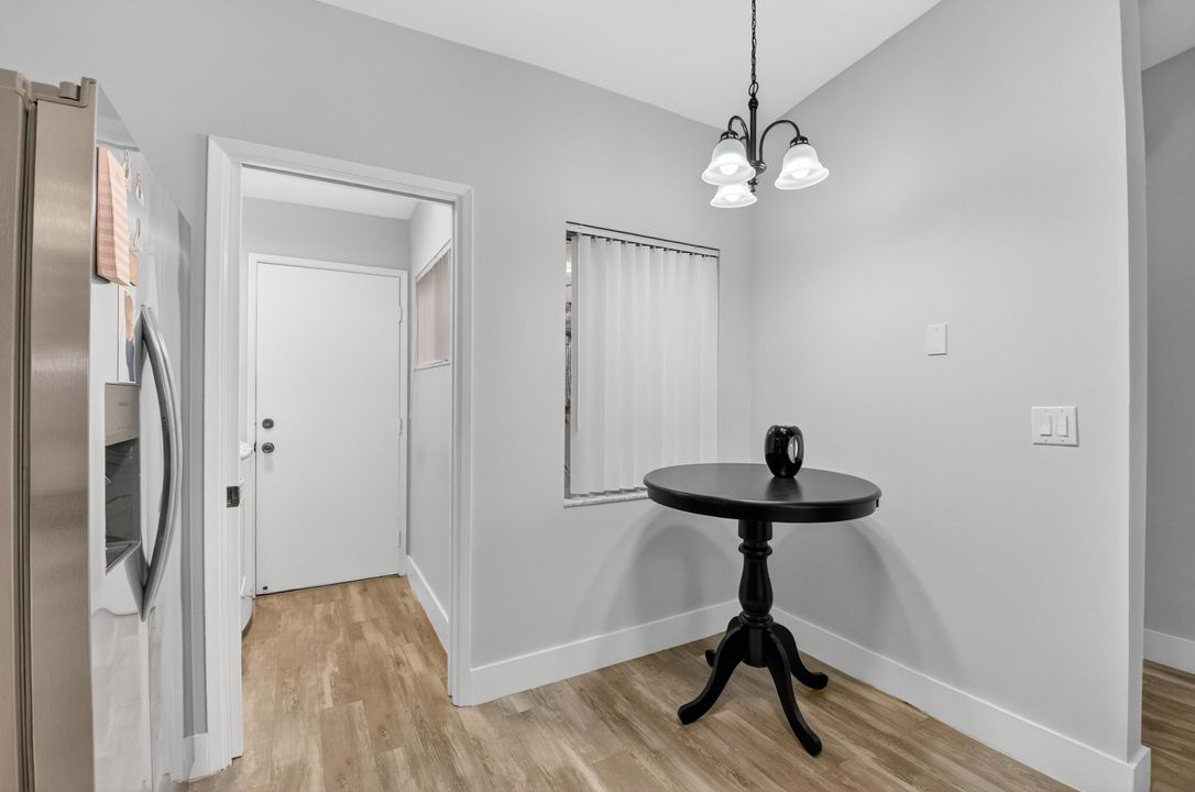 For Sale: $389,900 (2 beds, 2 baths, 1262 Square Feet)