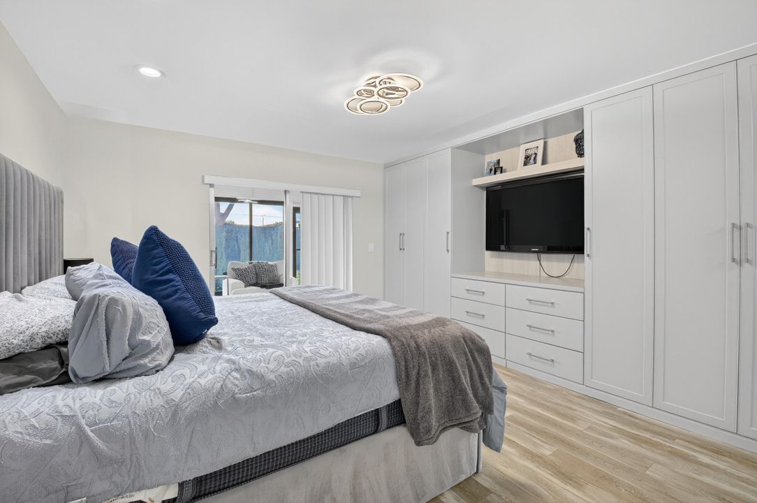 For Sale: $389,900 (2 beds, 2 baths, 1262 Square Feet)