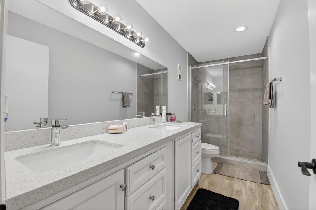 For Sale: $389,900 (2 beds, 2 baths, 1262 Square Feet)