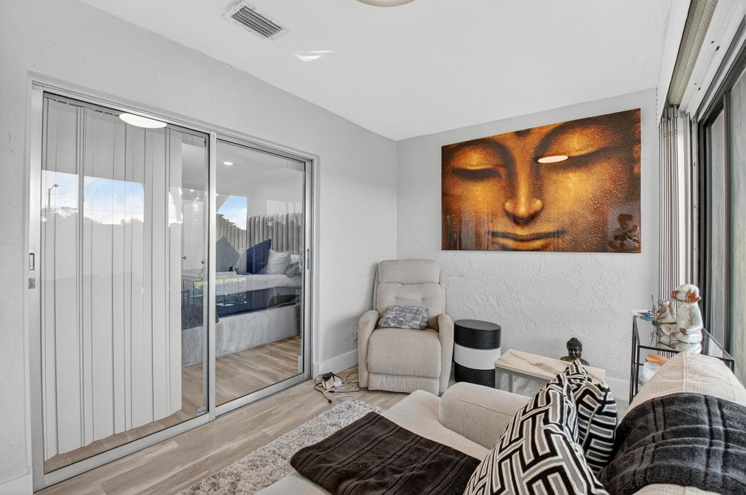 For Sale: $389,900 (2 beds, 2 baths, 1262 Square Feet)