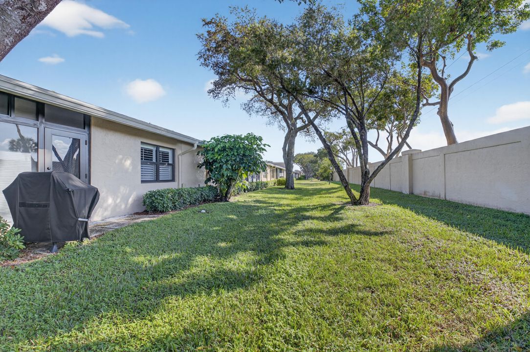For Sale: $389,900 (2 beds, 2 baths, 1262 Square Feet)