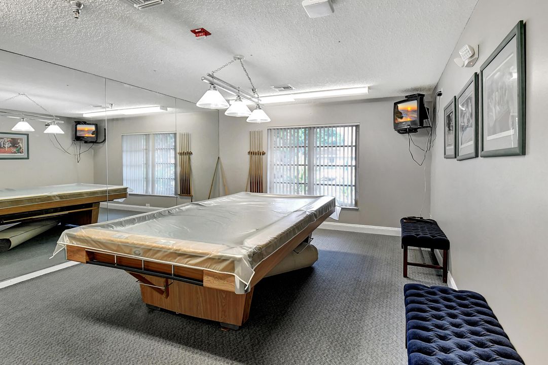 For Sale: $389,900 (2 beds, 2 baths, 1262 Square Feet)