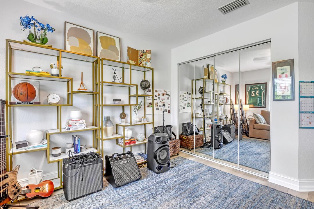 For Sale: $1,050,000 (4 beds, 3 baths, 3166 Square Feet)