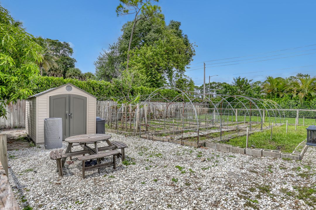 For Sale: $1,050,000 (4 beds, 3 baths, 3166 Square Feet)