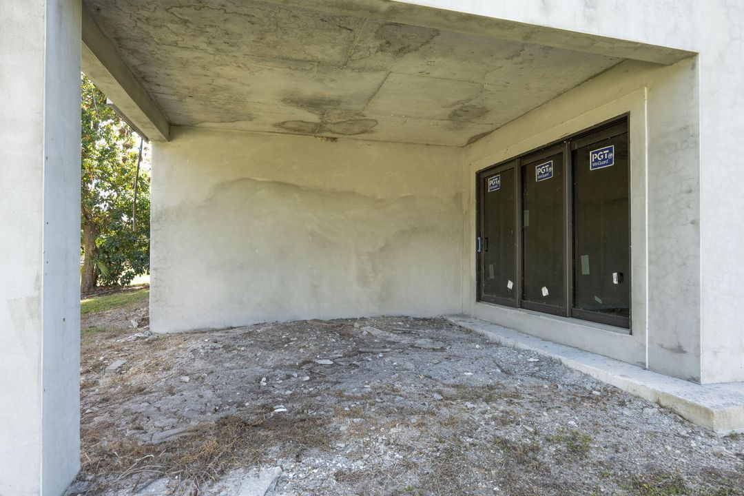 For Sale: $1,850,000 (4 beds, 4 baths, 3800 Square Feet)