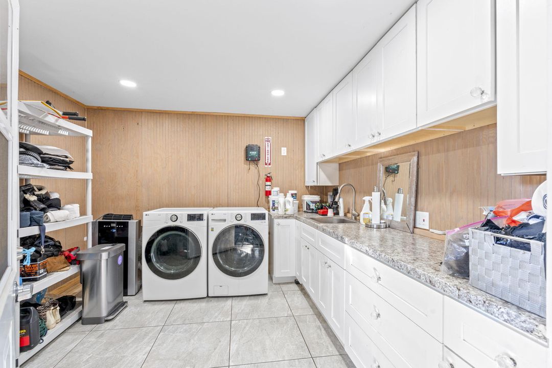 For Sale: $1,850,000 (4 beds, 4 baths, 3800 Square Feet)