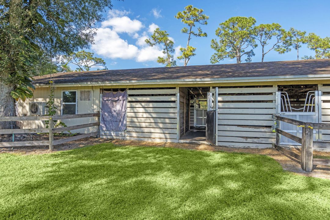 For Sale: $1,850,000 (4 beds, 4 baths, 3800 Square Feet)