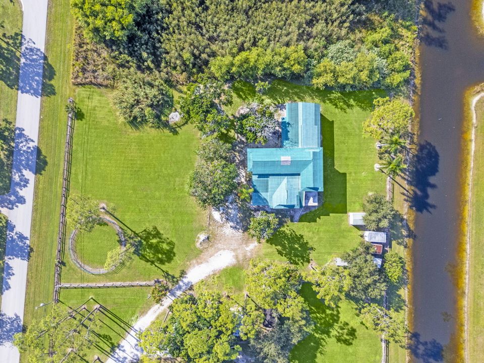 For Sale: $1,850,000 (4 beds, 4 baths, 3800 Square Feet)