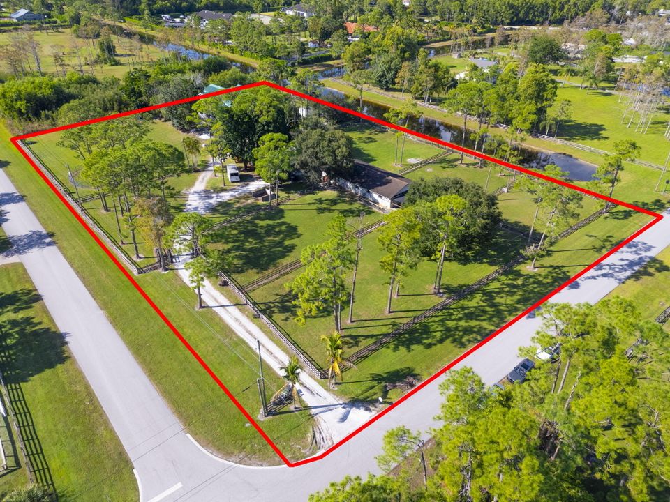 For Sale: $1,850,000 (4 beds, 4 baths, 3800 Square Feet)