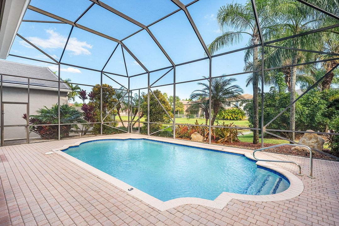 Active With Contract: $1,049,900 (5 beds, 3 baths, 2893 Square Feet)