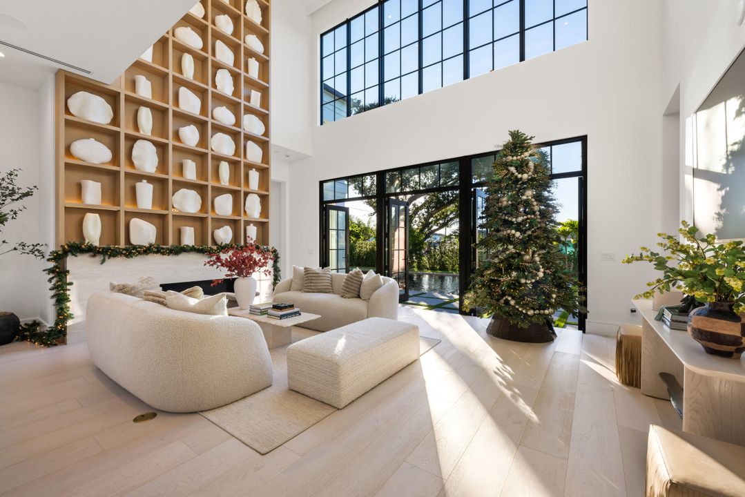 En Venta: $5,490,000 (4 camas, 3 baños, 4842 Pies cuadrados)