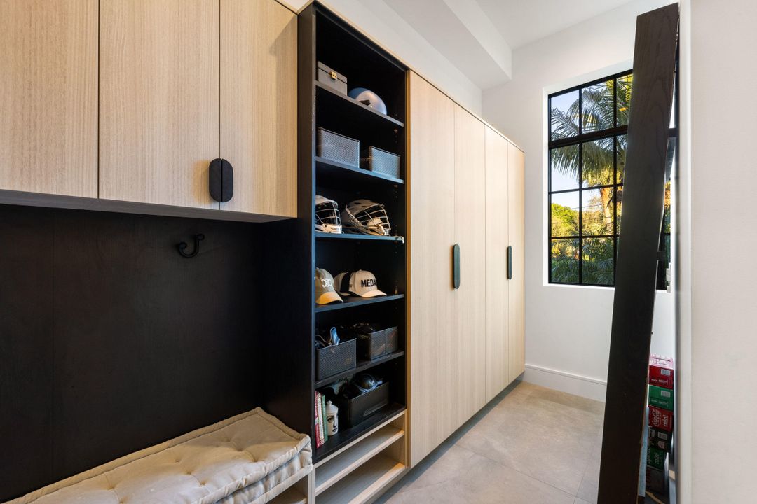 En Venta: $5,490,000 (4 camas, 3 baños, 4842 Pies cuadrados)