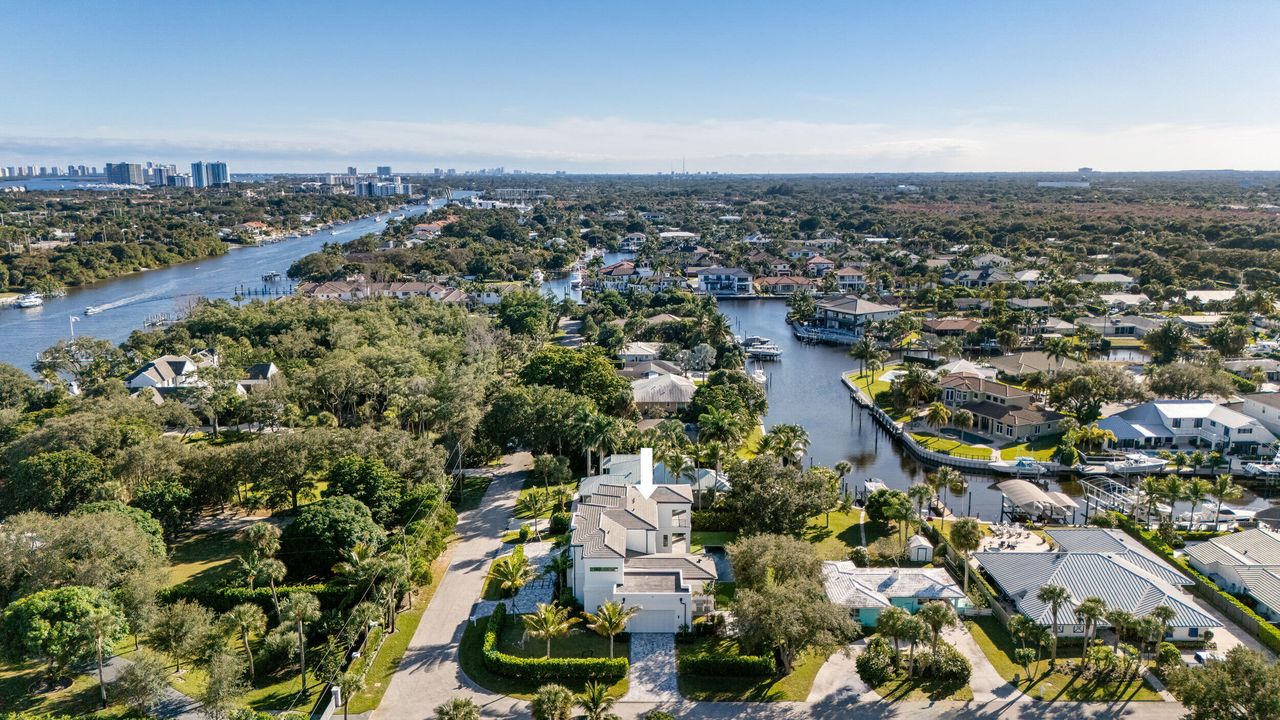 En Venta: $5,490,000 (4 camas, 3 baños, 4842 Pies cuadrados)