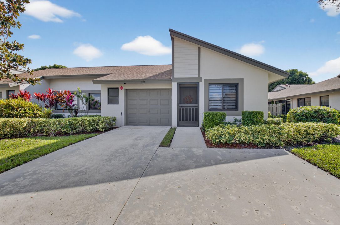 For Sale: $364,900 (2 beds, 2 baths, 1148 Square Feet)