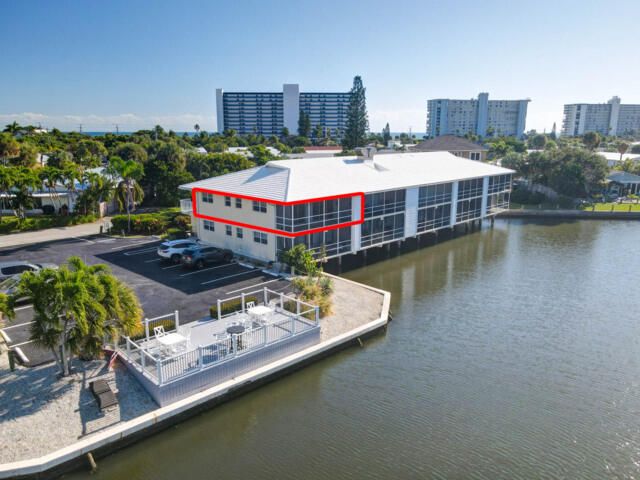 待售: $439,000 (2 贝兹, 2 浴室, 925 平方英尺)