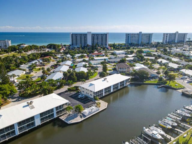 待售: $439,000 (2 贝兹, 2 浴室, 925 平方英尺)