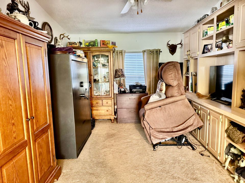 For Sale: $399,000 (3 beds, 2 baths, 1779 Square Feet)