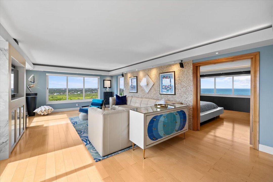 На продажу: $1,200,000 (2 спален, 2 ванн, 1700 Квадратных фут)