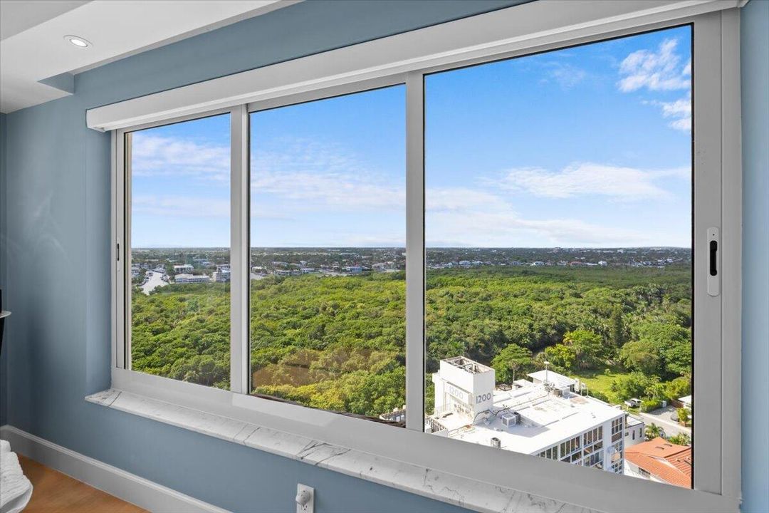 На продажу: $1,200,000 (2 спален, 2 ванн, 1700 Квадратных фут)