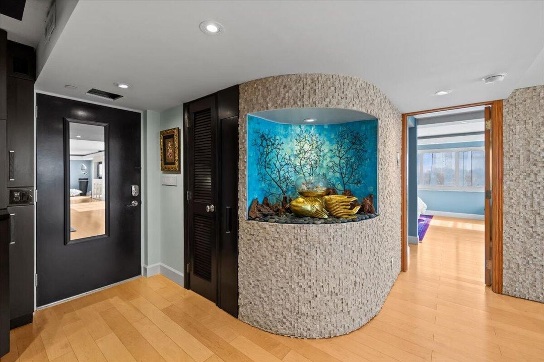 На продажу: $1,200,000 (2 спален, 2 ванн, 1700 Квадратных фут)