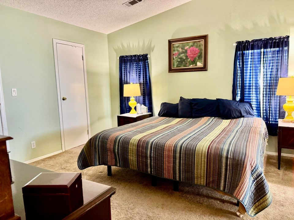 For Sale: $399,000 (3 beds, 2 baths, 1779 Square Feet)