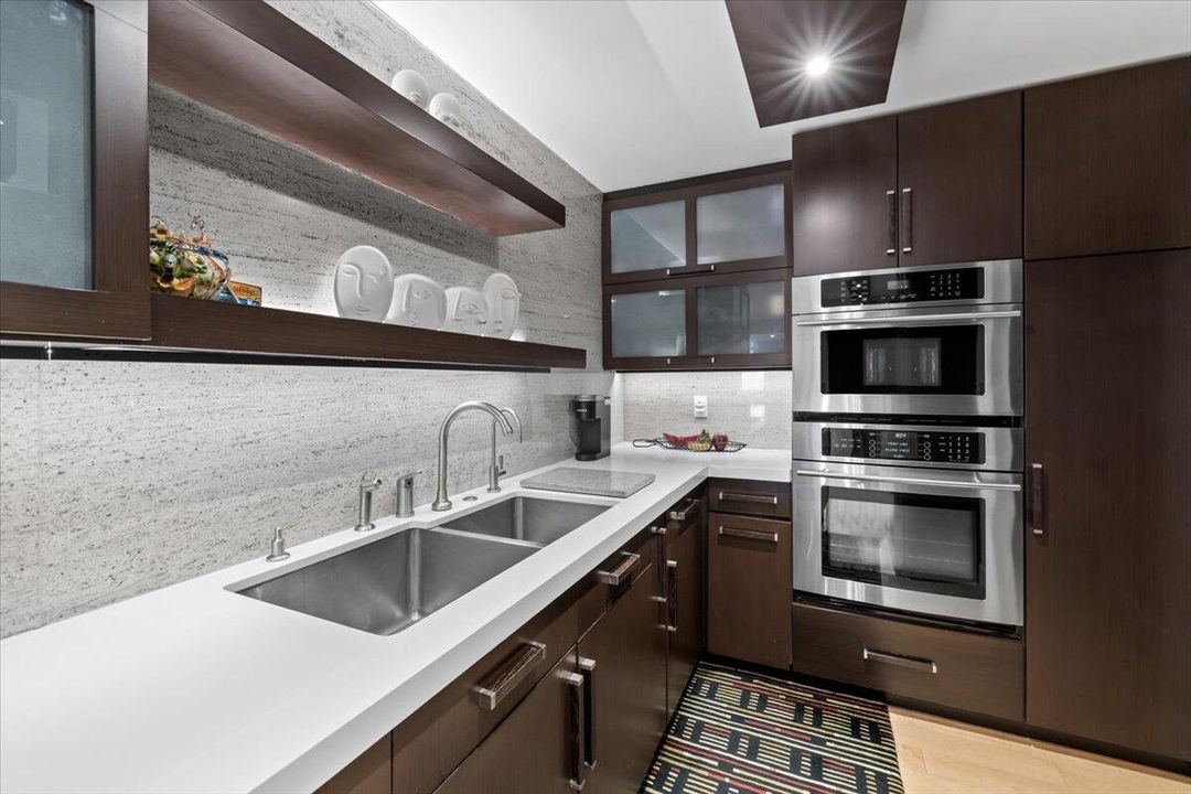 На продажу: $1,200,000 (2 спален, 2 ванн, 1700 Квадратных фут)