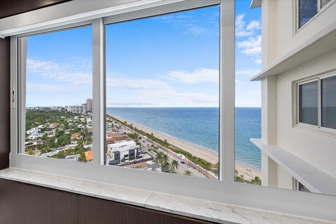 На продажу: $1,200,000 (2 спален, 2 ванн, 1700 Квадратных фут)