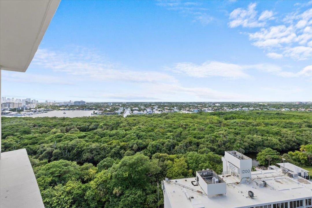 На продажу: $1,200,000 (2 спален, 2 ванн, 1700 Квадратных фут)