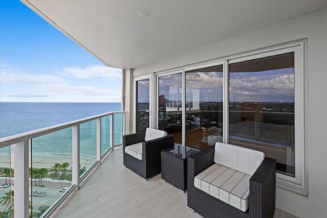 На продажу: $1,200,000 (2 спален, 2 ванн, 1700 Квадратных фут)