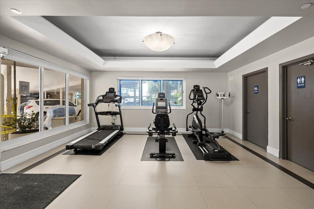 На продажу: $1,200,000 (2 спален, 2 ванн, 1700 Квадратных фут)