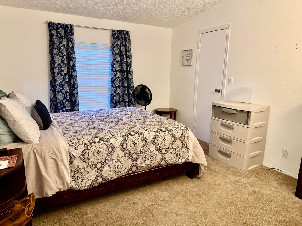 For Sale: $399,000 (3 beds, 2 baths, 1779 Square Feet)