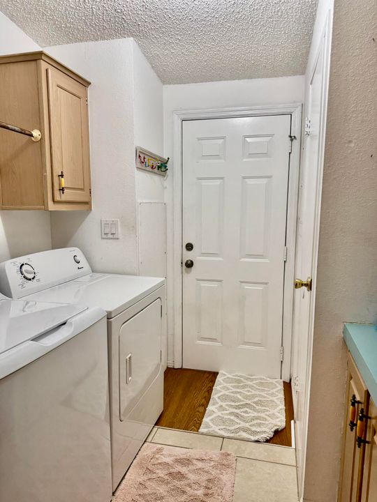 For Sale: $399,000 (3 beds, 2 baths, 1779 Square Feet)