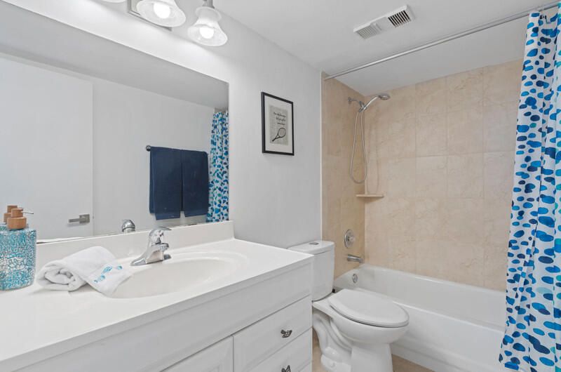 For Sale: $282,000 (2 beds, 2 baths, 1175 Square Feet)