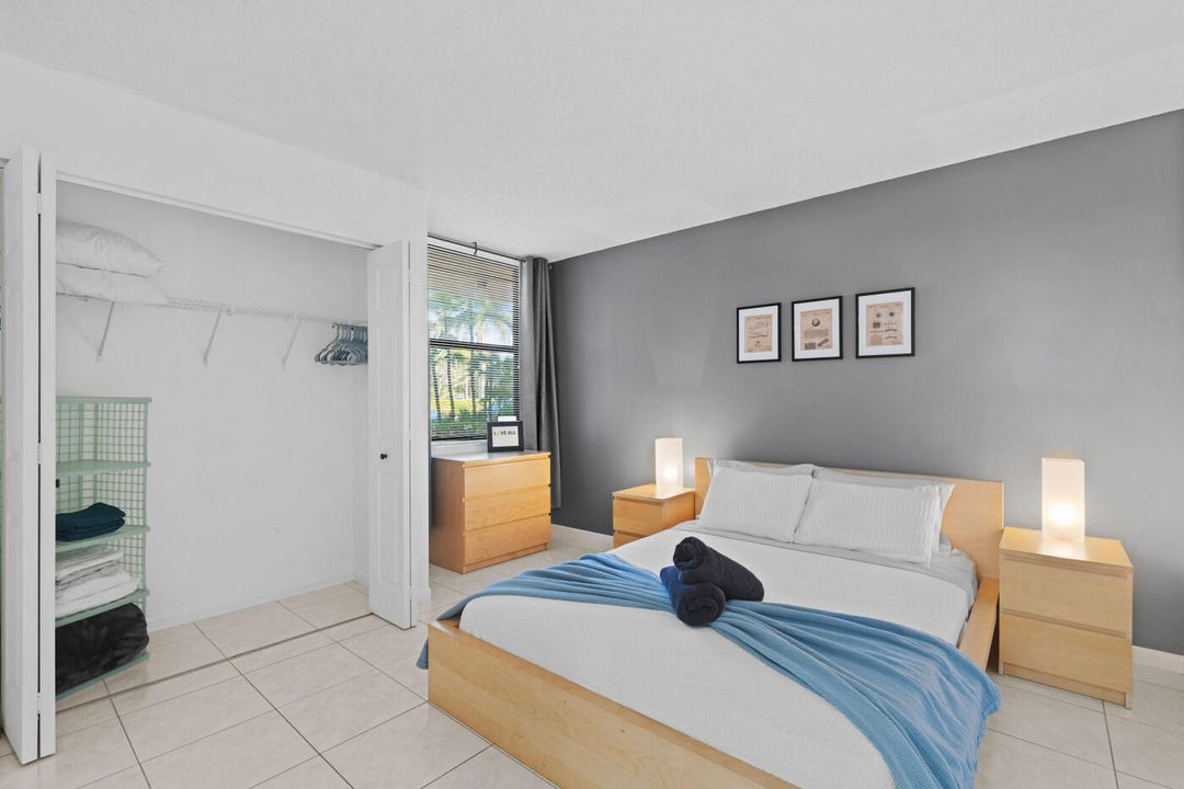 For Sale: $282,000 (2 beds, 2 baths, 1175 Square Feet)