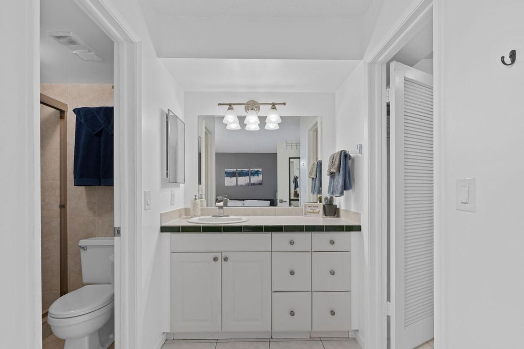 For Sale: $282,000 (2 beds, 2 baths, 1175 Square Feet)