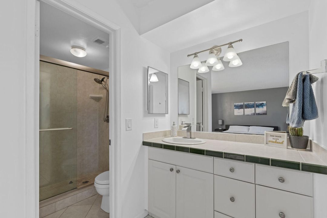 For Sale: $282,000 (2 beds, 2 baths, 1175 Square Feet)