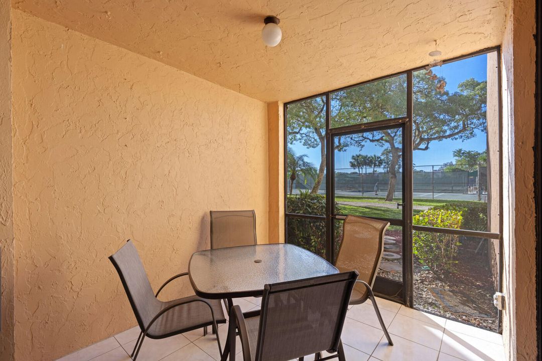 For Sale: $282,000 (2 beds, 2 baths, 1175 Square Feet)