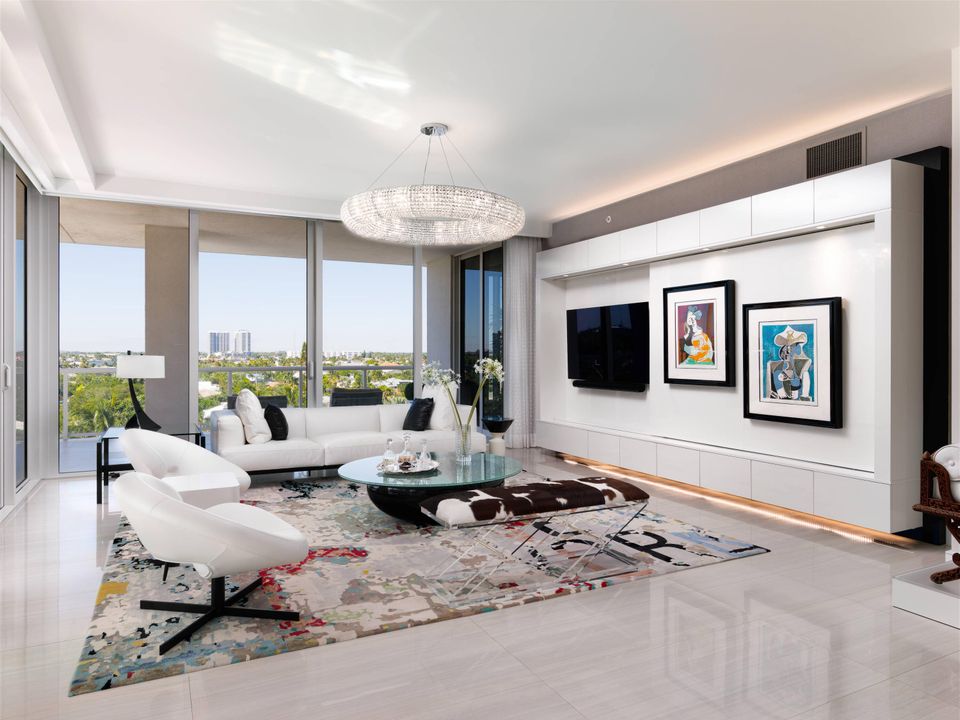 For Rent: $20,000 (3 beds, 3 baths, 2686 Square Feet)