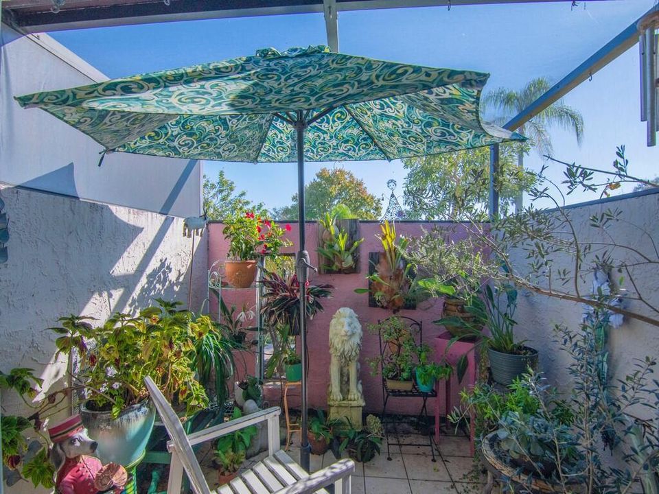 For Sale: $169,900 (2 beds, 2 baths, 1196 Square Feet)